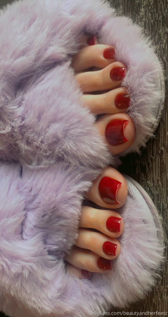 Photo by beautyandherfeetz published on December 10,2023 19:15:36 - BestThots