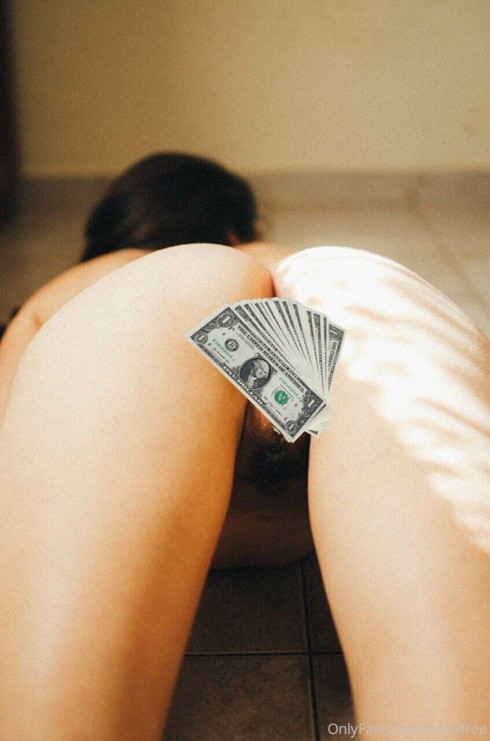 Photo by freeexxxoticbabe published on June 19,2023 04:07:36 - BestThots