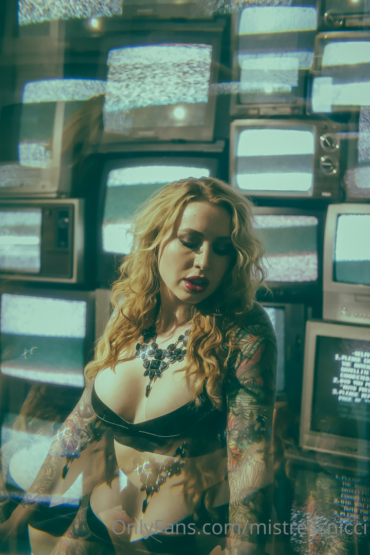 Photo by mistressnicci published on October 14,2023 05:22:09 - BestThots