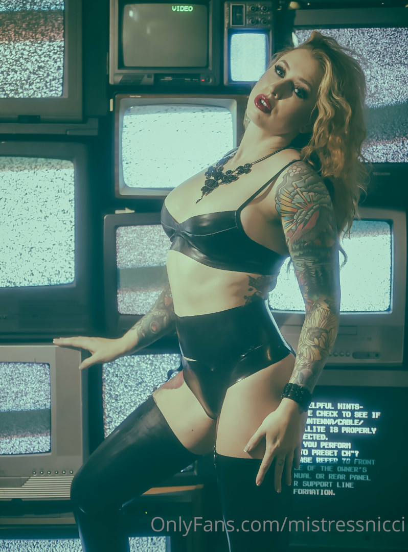 Photo by mistressnicci published on October 14,2023 09:40:52 - BestThots