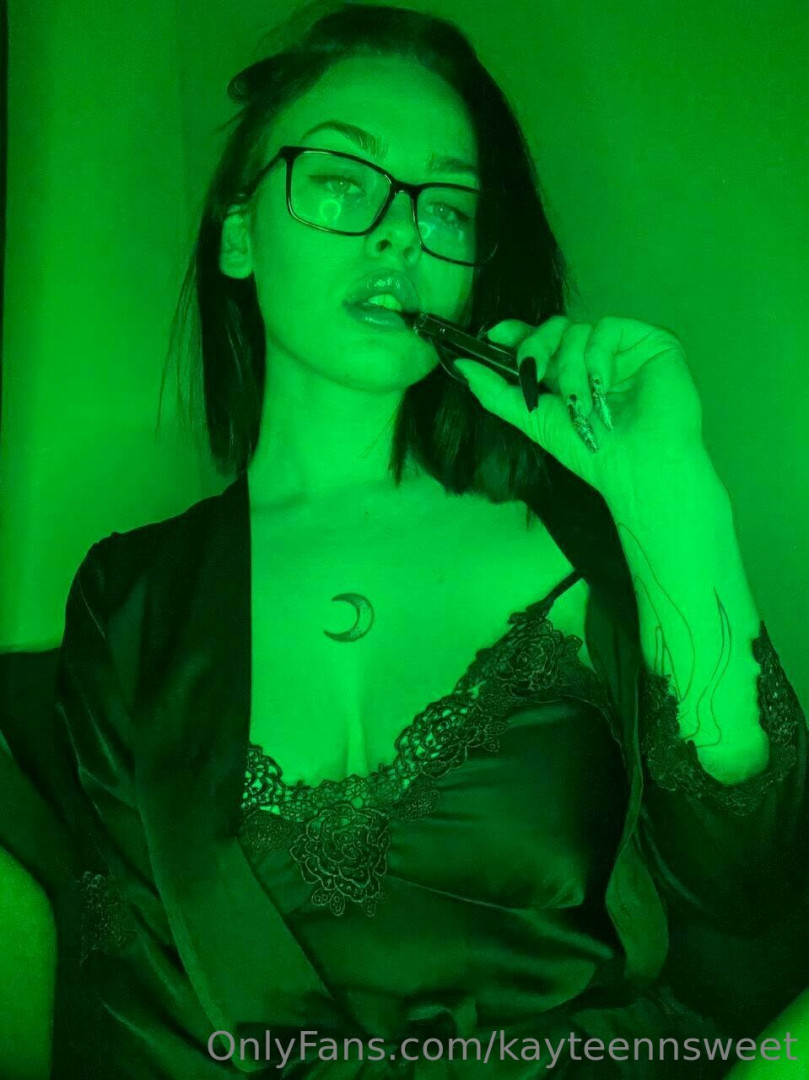 Photo by kayteennsweet published on October 11,2023 19:33:42 - BestThots