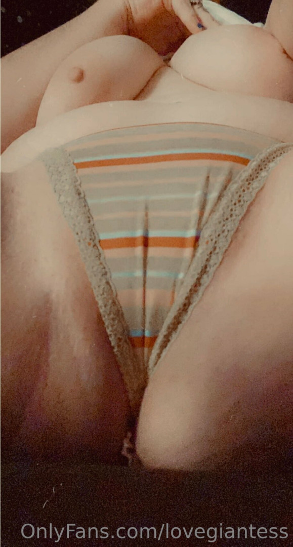 Photo by lovegiantess published on June 23,2023 07:11:48 - BestThots