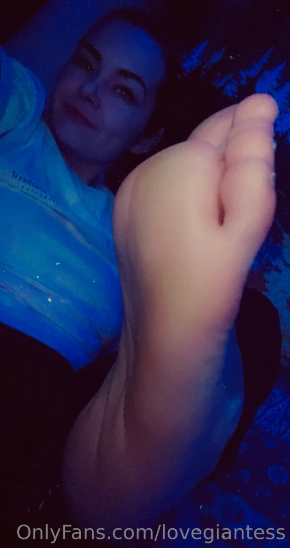 Photo by lovegiantess published on June 23,2023 07:12:39 - BestThots