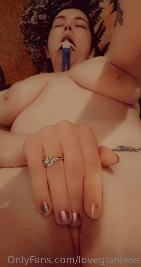 Photo by lovegiantess published on June 23,2023 07:16:06 - BestThots