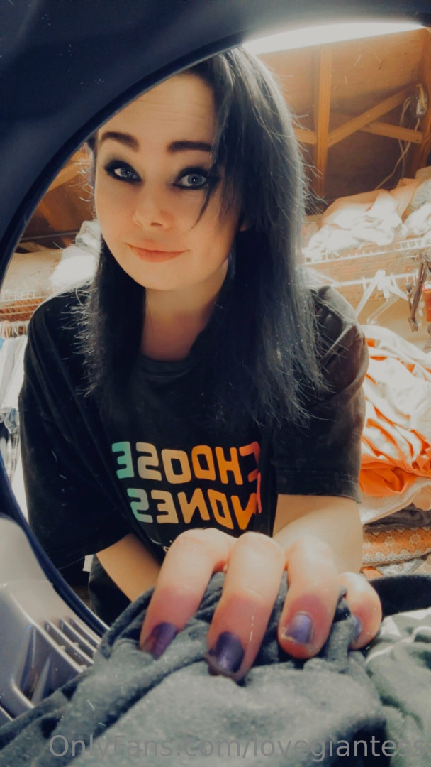 Photo by lovegiantess published on June 23,2023 07:22:22 - BestThots