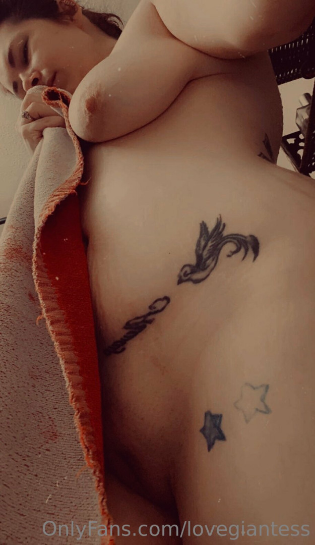 Photo by lovegiantess published on June 23,2023 07:22:37 - BestThots