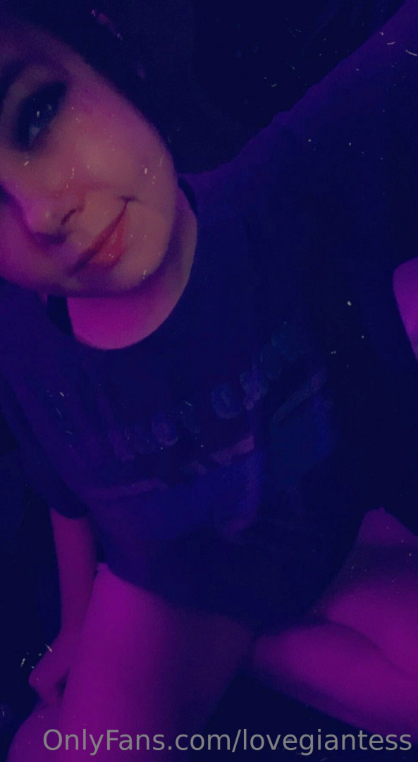 Photo by lovegiantess published on June 23,2023 07:22:48 - BestThots