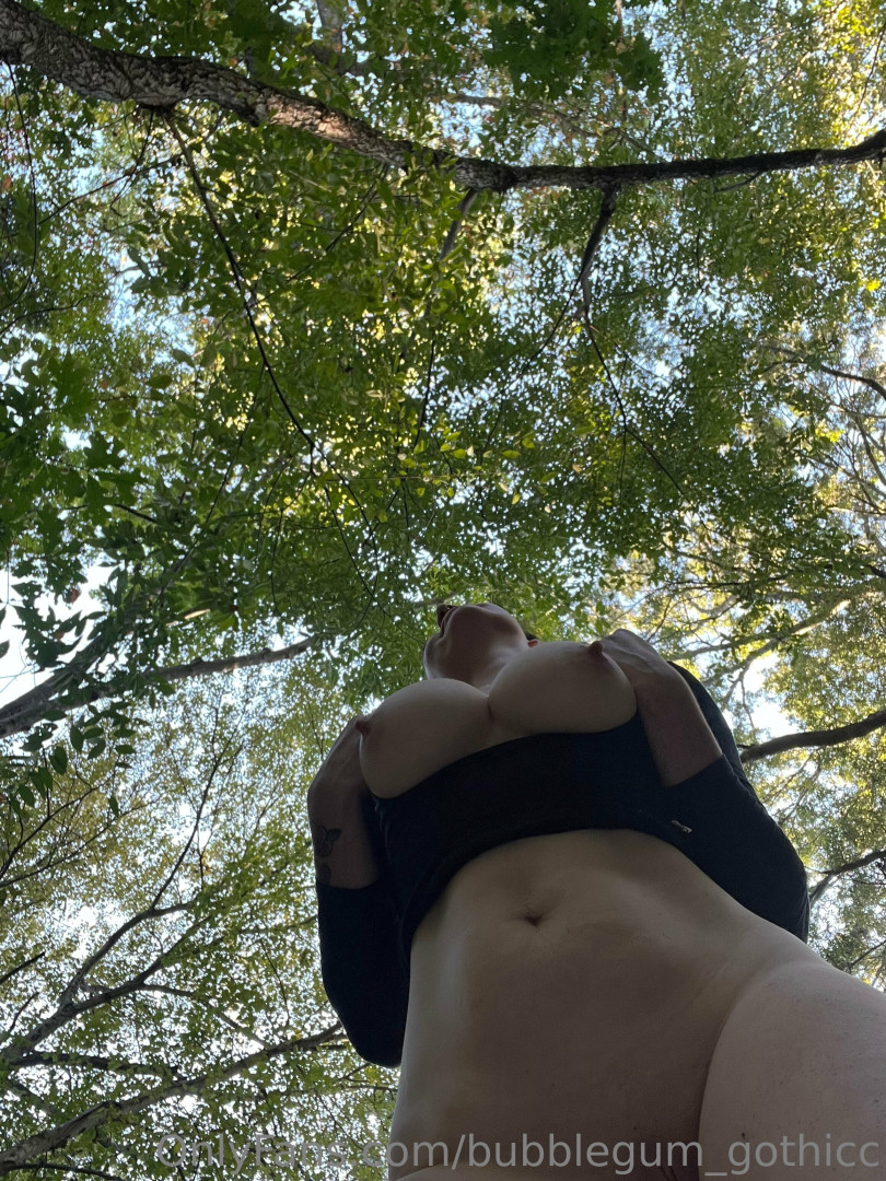 Photo by bubblegum_gothicc published on May 29,2023 17:52:39 - BestThots