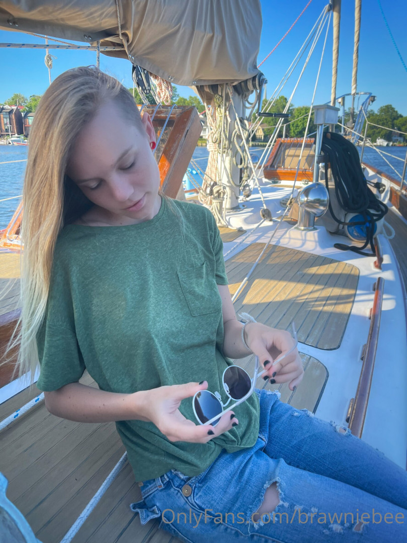 Photo by brawniebee published on December 10,2023 19:21:59 - BestThots