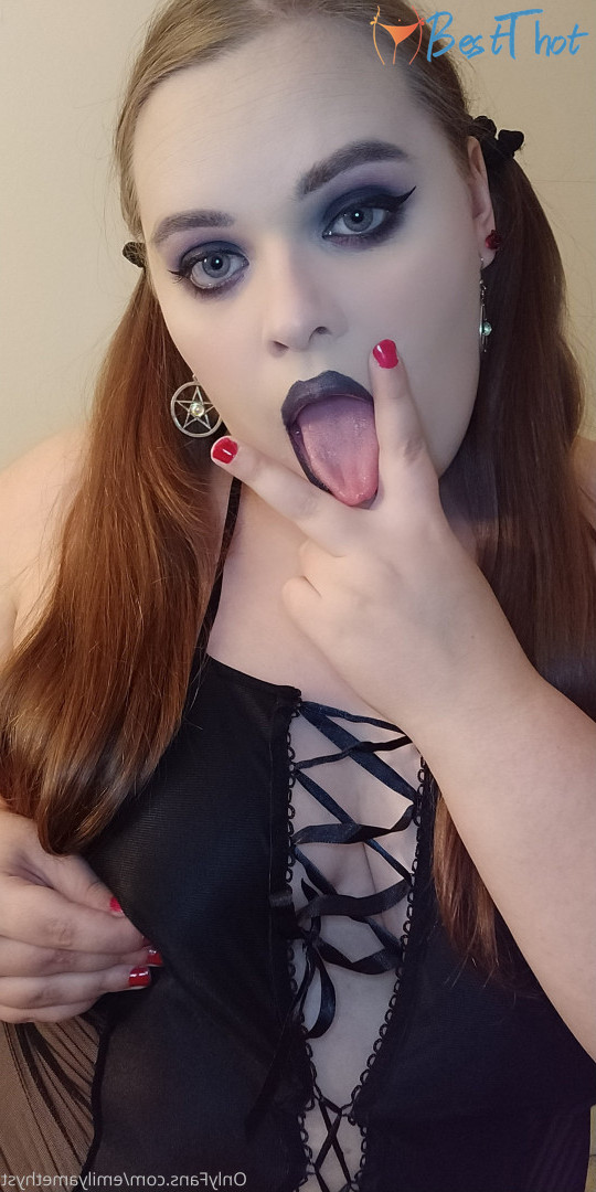 Photo by phoebegoth published on December 21,2024 07:08:06 - BestThots