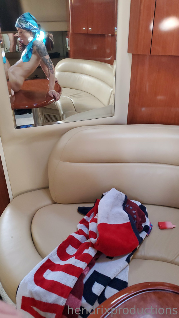 Photo by thehollyhendrix published on May 17,2023 01:49:54 - BestThots