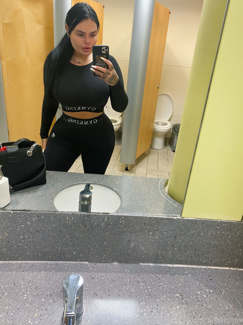 Photo by lexessex published on July 8,2023 19:28:30 - BestThots