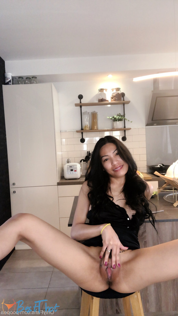 Photo by poopea published on December 13,2024 05:04:52 - BestThots