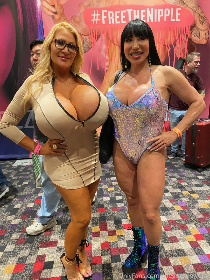 Photo by allegracoleworld published on November 19,2023 21:52:23 - BestThots