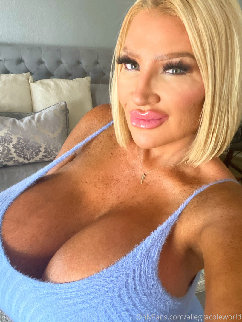 Photo by allegracoleworld published on November 19,2023 21:52:33 - BestThots