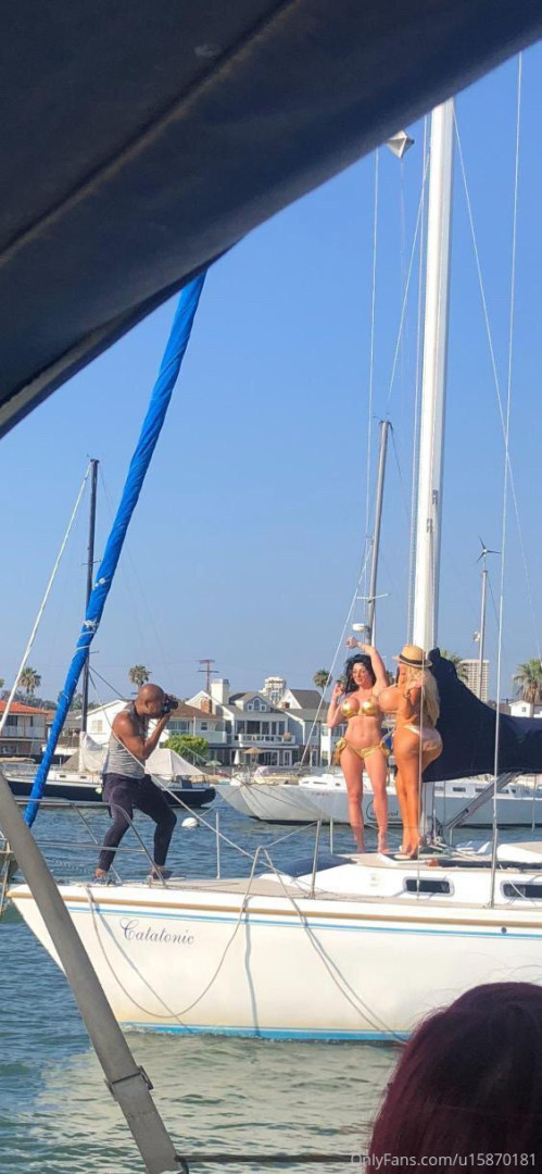 Photo by allegracoleworld published on November 19,2023 21:52:43 - BestThots