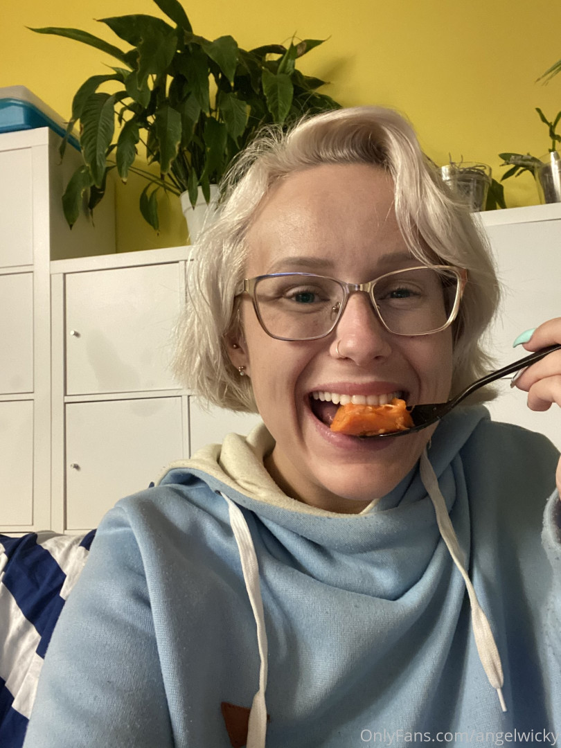 Photo by angelwicky published on November 21,2023 15:42:51 - BestThots