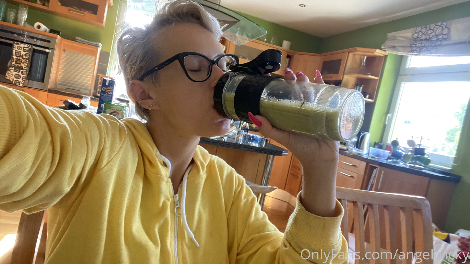 Photo by angelwicky published on November 21,2023 15:45:20 - BestThots