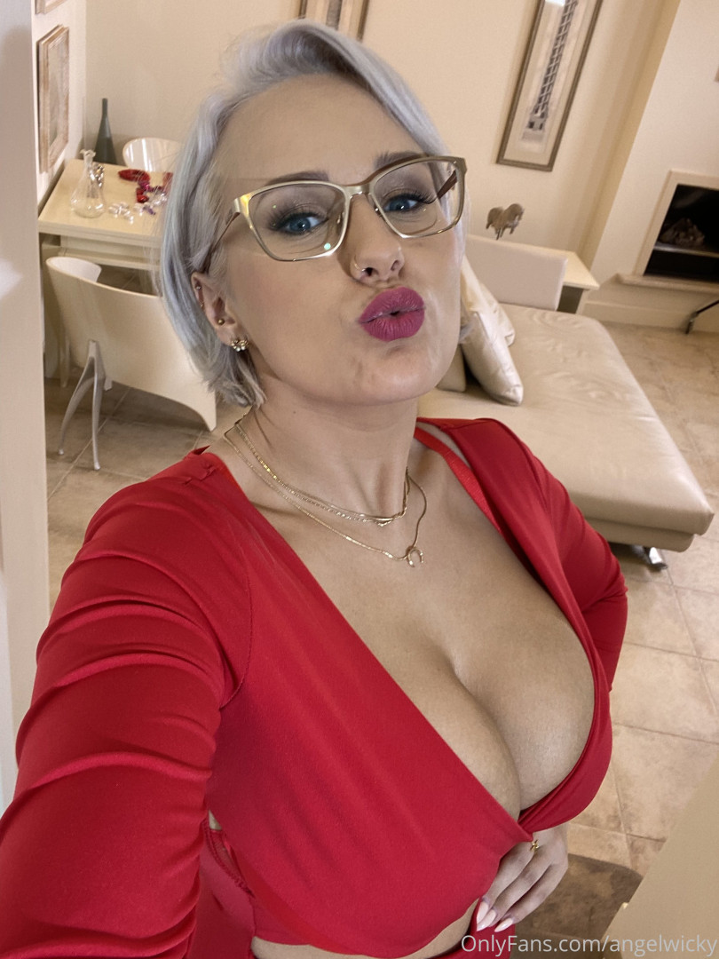 Photo by angelwicky published on November 21,2023 15:48:15 - BestThots