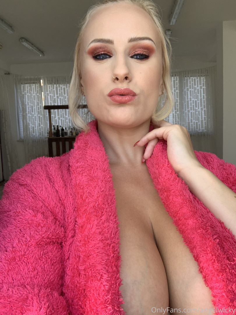 Photo by angelwicky published on November 21,2023 15:48:33 - BestThots