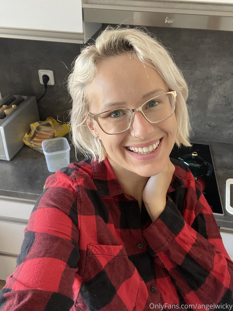 Photo by angelwicky published on November 21,2023 15:49:08 - BestThots