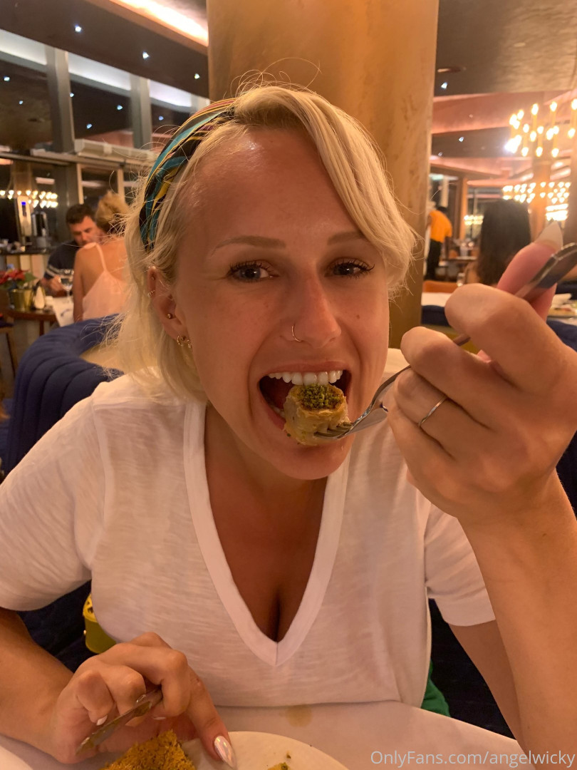 Photo by angelwicky published on November 21,2023 15:49:36 - BestThots