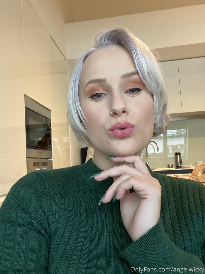 Photo by angelwicky published on November 21,2023 15:49:53 - BestThots