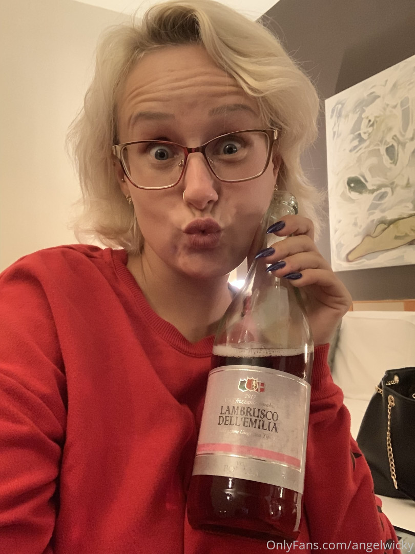 Photo by angelwicky published on November 21,2023 15:50:32 - BestThots