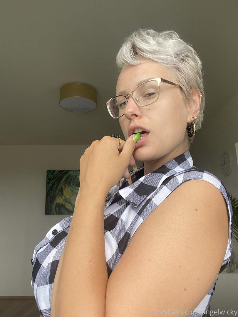 Photo by angelwicky published on November 21,2023 15:50:55 - BestThots