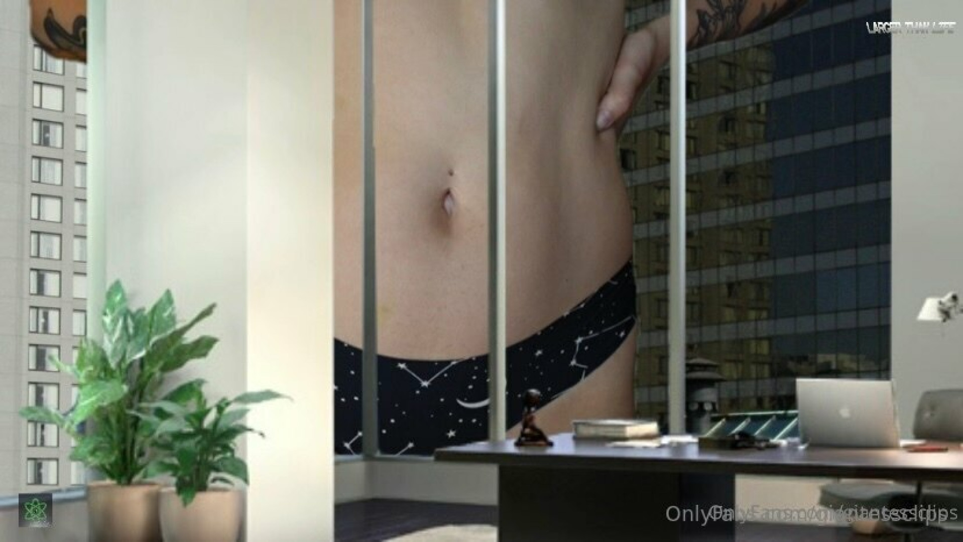 Photo by giantessclips published on January 15,2024 05:21:41 - BestThots