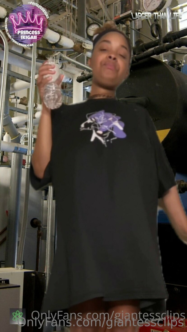 Photo by giantessclips published on January 15,2024 05:23:08 - BestThots