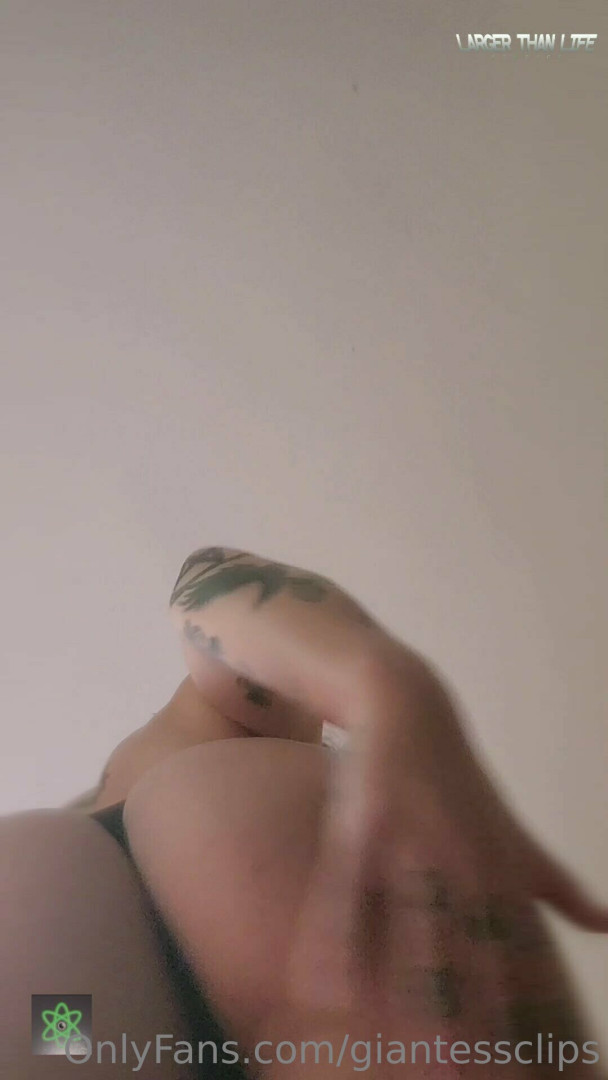 Photo by giantessclips published on January 15,2024 05:24:42 - BestThots