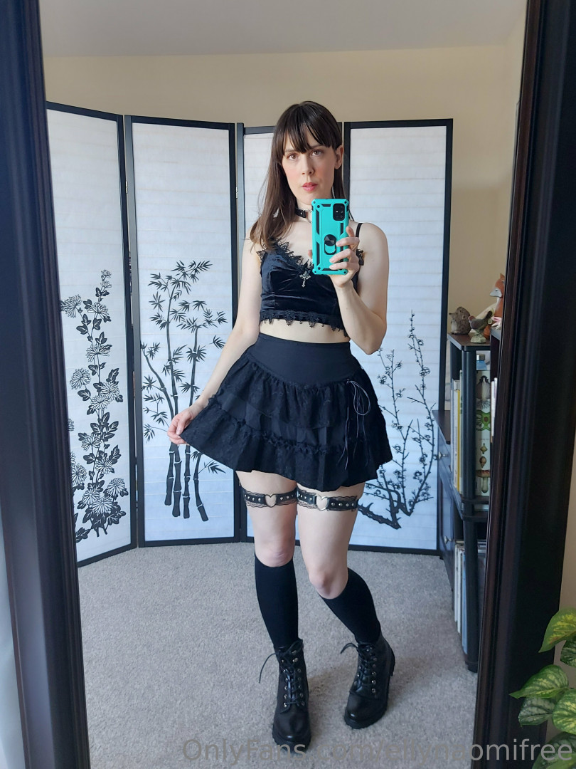 Photo by ellynaomifree published on May 27,2023 20:07:39 - BestThots