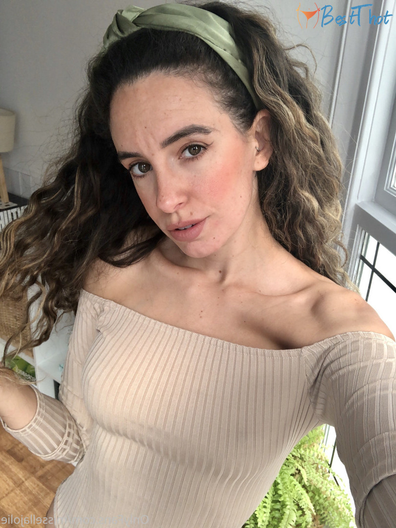 Photo by missellajolie published on December 22,2024 10:10:00 - BestThots