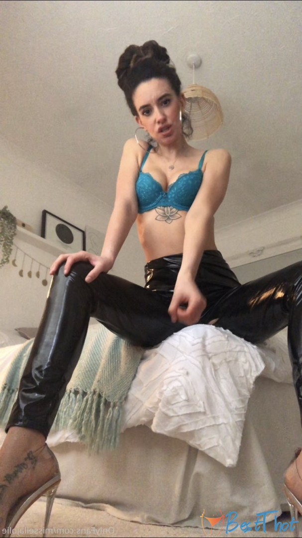 Photo by missellajolie published on December 22,2024 10:10:06 - BestThots
