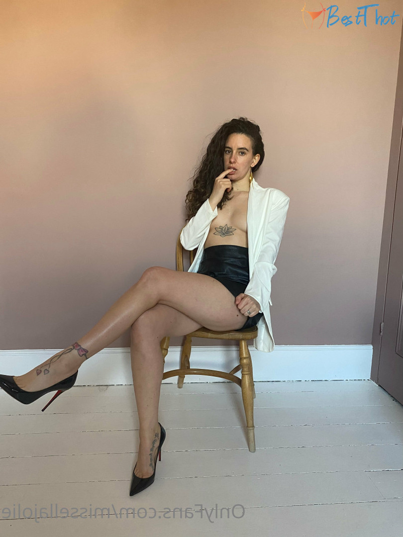 Photo by missellajolie published on December 22,2024 10:10:23 - BestThots