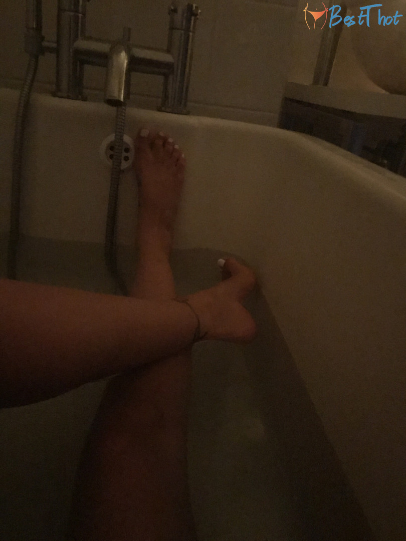 Photo by missellajolie published on December 22,2024 12:08:14 - BestThots