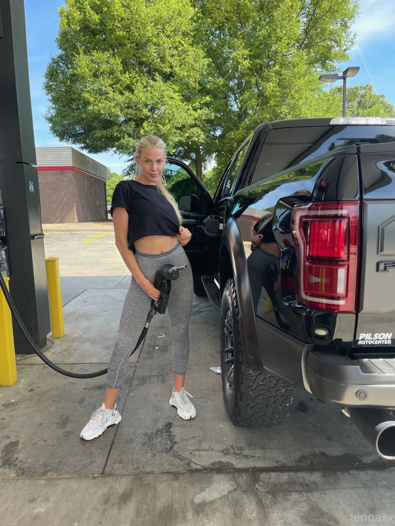 Photo by jennaxx published on August 30,2023 08:47:35 - BestThots