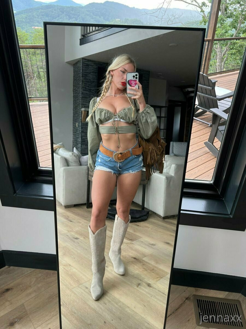 Photo by jennaxx published on August 30,2023 09:51:00 - BestThots