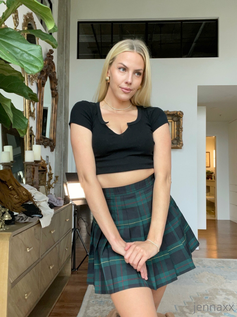 Photo by jennaxx published on August 30,2023 12:00:05 - BestThots