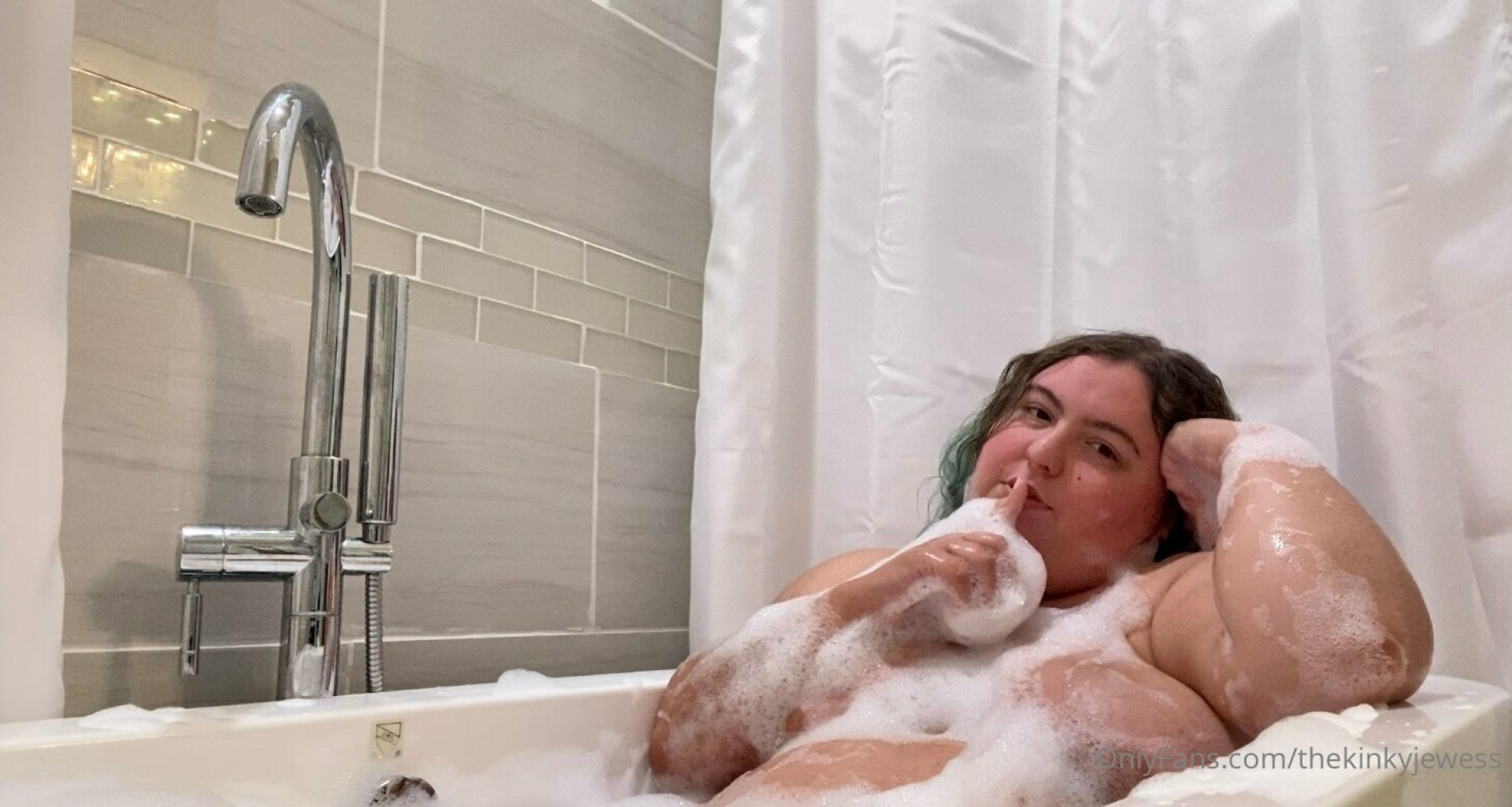 Photo by thekinkyjewess published on July 2,2023 07:57:49 - BestThots