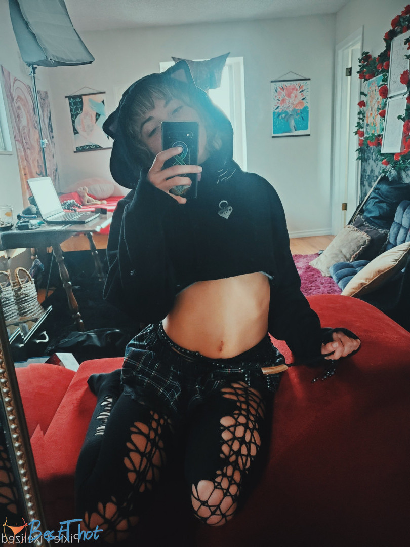 Photo by pixiepixelized published on December 22,2024 11:08:05 - BestThots