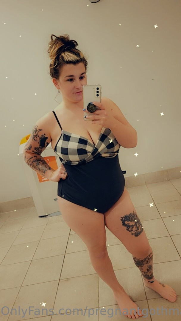 Photo by pregnantgothmama published on July 5,2023 15:55:00 - BestThots