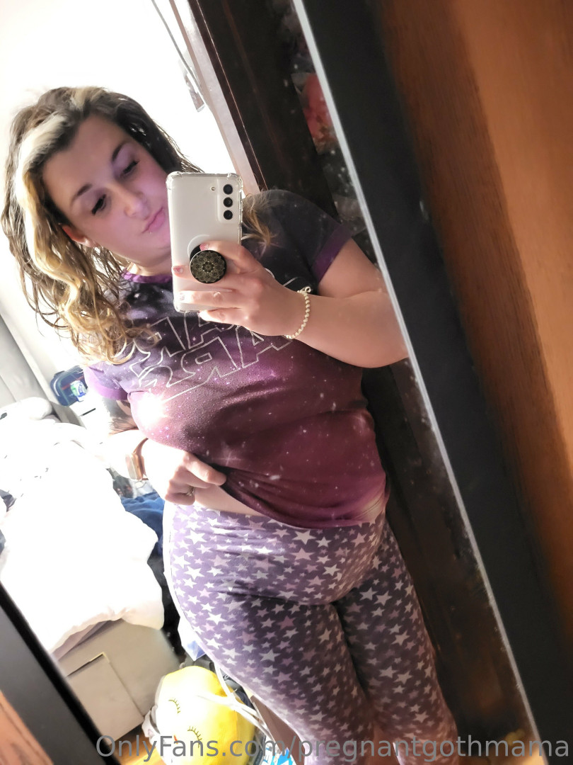 Photo by pregnantgothmama published on July 5,2023 15:55:03 - BestThots