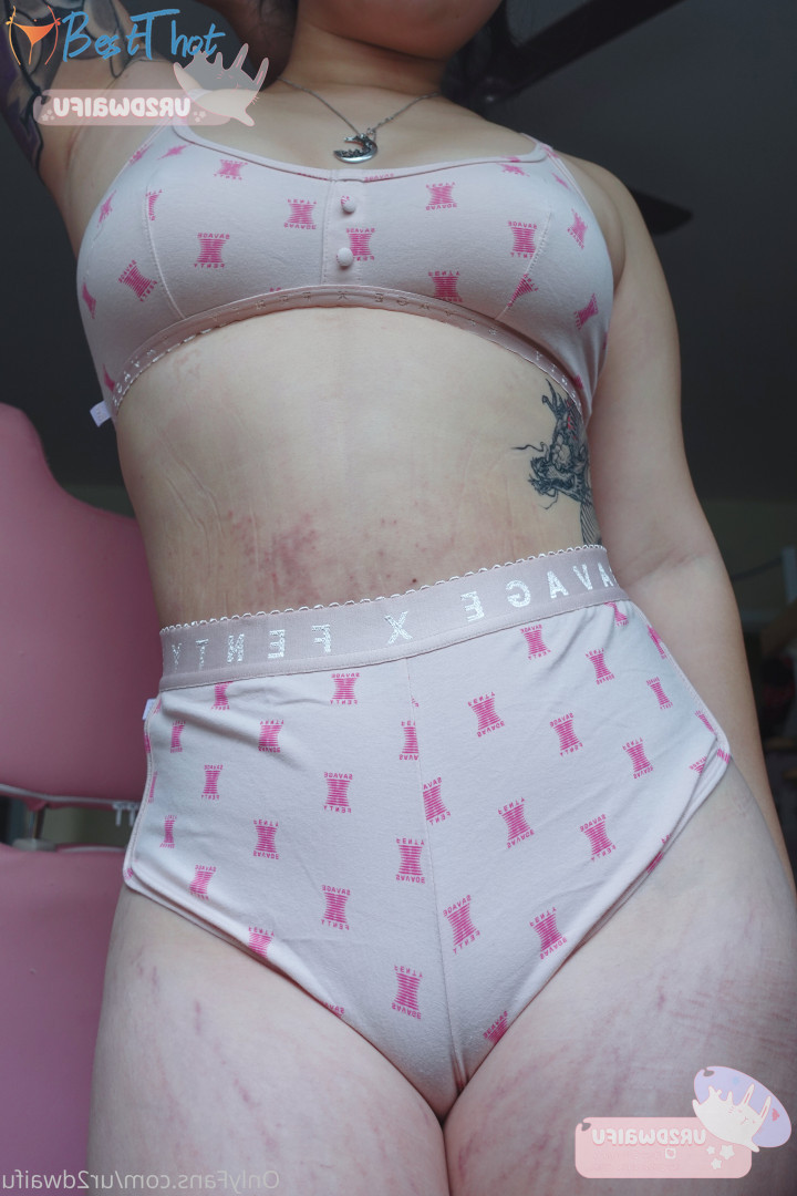 Photo by ur2dwaifu published on December 13,2024 10:02:43 - BestThots