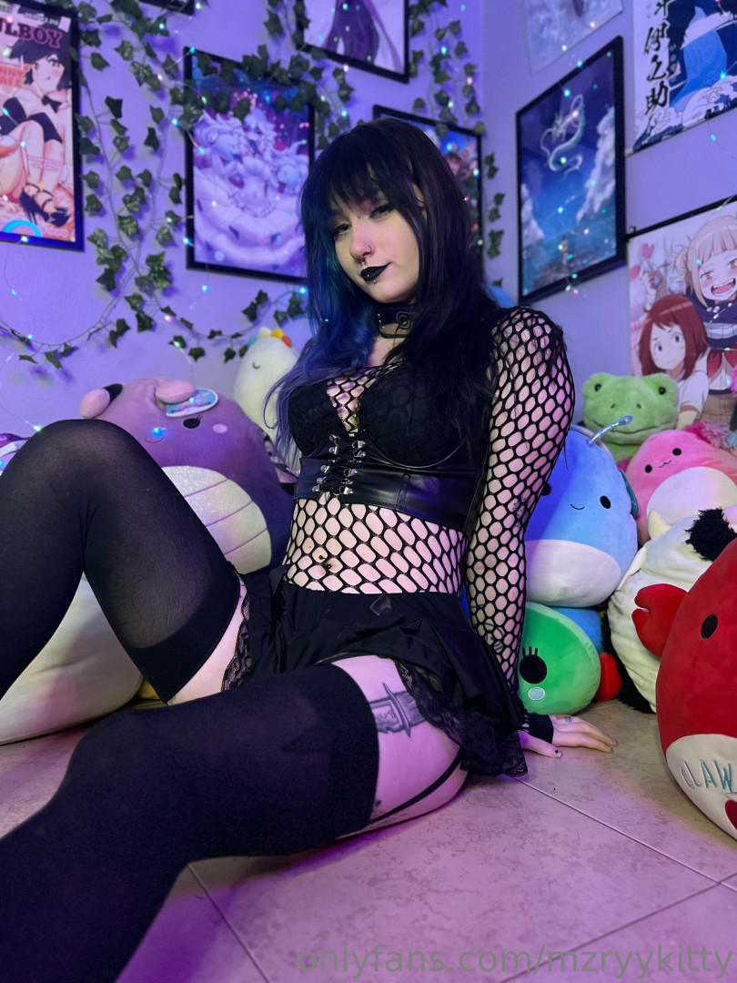 Photo by mzryykittyfree published on July 6,2023 12:53:15 - BestThots