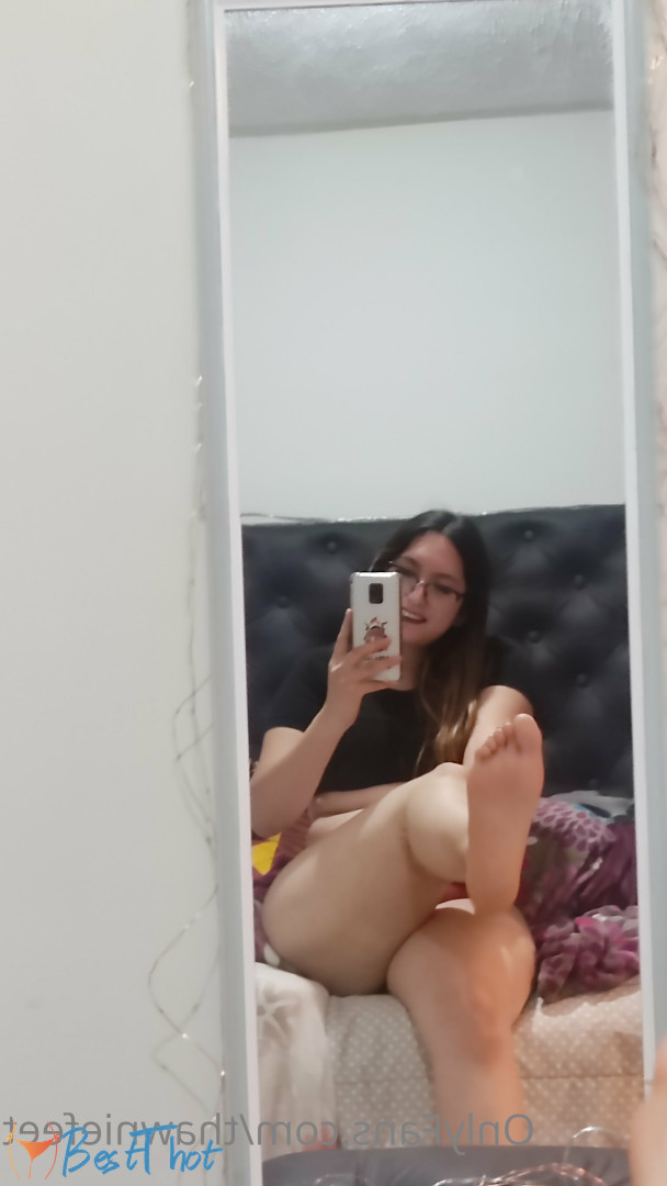 Photo by thawniefeet published on December 12,2024 09:36:59 - BestThots