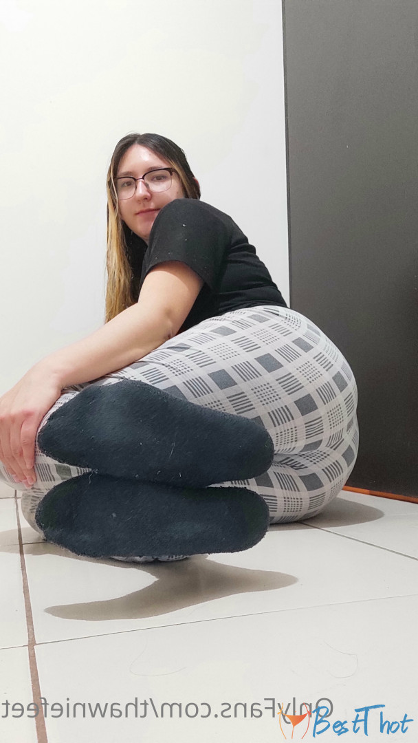 Photo by thawniefeet published on December 12,2024 09:38:32 - BestThots