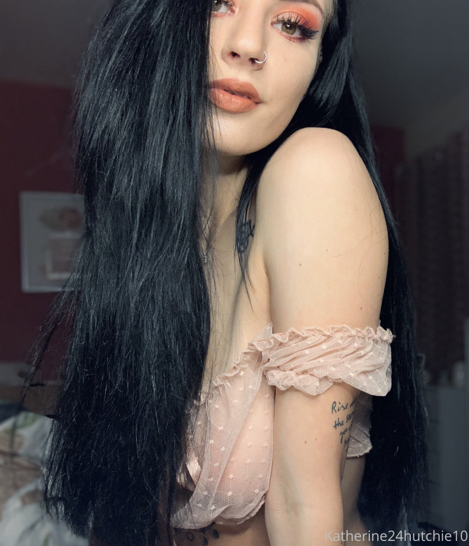 Photo by ameliaarosex published on June 17,2023 17:24:22 - BestThots