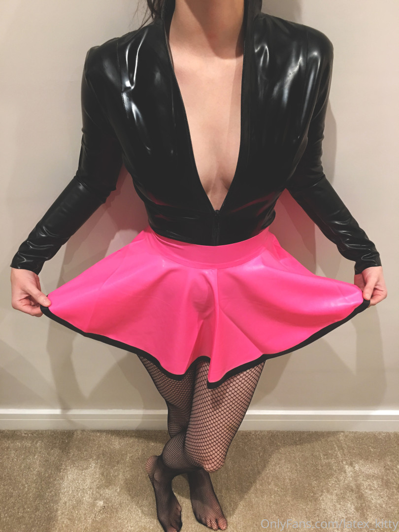 Photo by latex_kitty published on October 12,2023 04:04:47 - BestThots